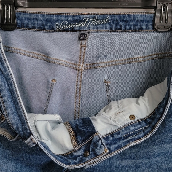 Universal Thread mid-rise skinny jeans - Picture 3 of 4